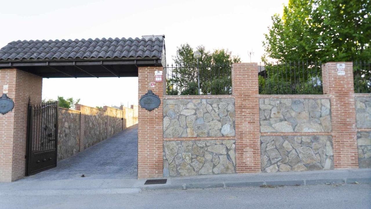 Villa Las Tres Hermanas Albarreal De Tajo By Toledo Ap Экстерьер фото