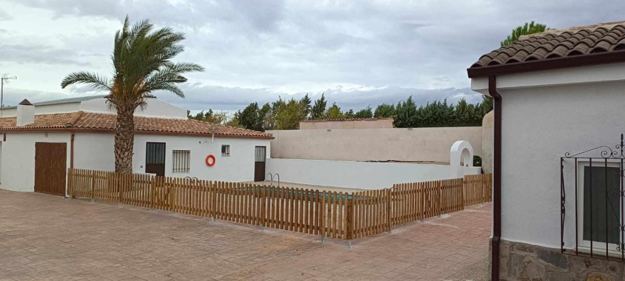 Villa Las Tres Hermanas Albarreal De Tajo By Toledo Ap Экстерьер фото